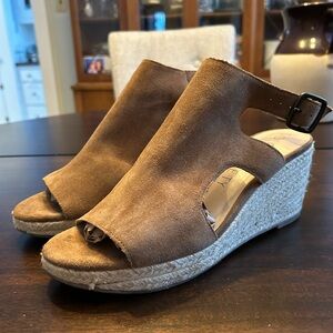 Sole Society Tan Suede Wedge Sandals